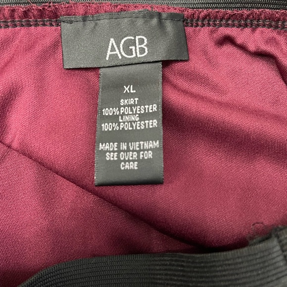 Burgundy Pleated Elastic Skirt XL - Picture 3 of 3